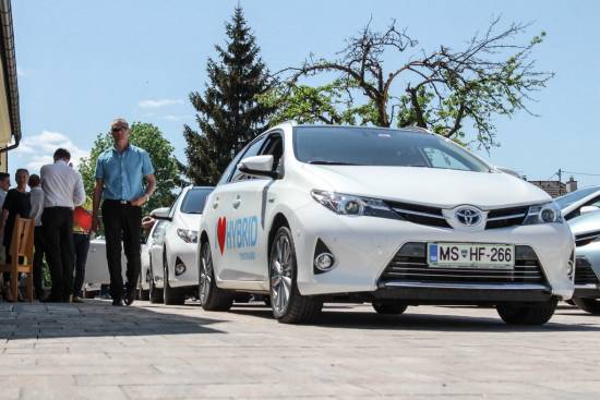 Na Toyotinem hibridnem izzivu zmagovalec dosegel povprečje 2,5 litra