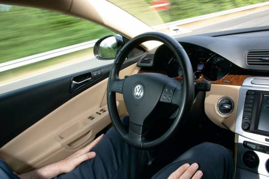 Vožnja brez voznika – Volkswagen predstavil začasnega avtopilota