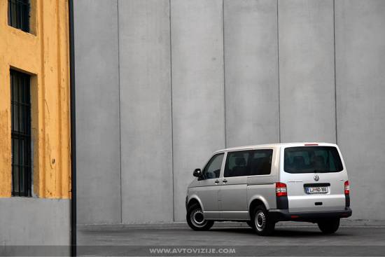 Volkswagen transporter 2,0 TDI 75 kW KMR