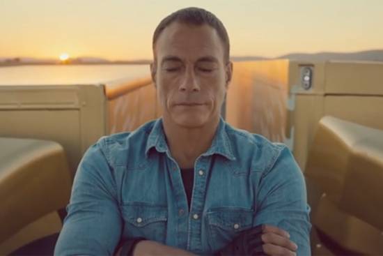 Jean-Claude Van Damme v izjemni reklami za Volvo