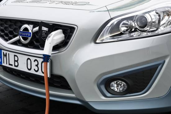 Volvo je skrajšal čas polnjenja električnih vozil na 1,5 ure