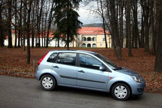 Ford fiesta 1,3i  fresh plus (techno paket)