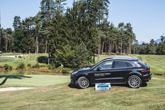 Z enim udarcem na golfu Arboretum do porscheja macana